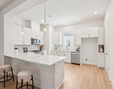3129 4th Terrace N - Photo Thumbnail 14