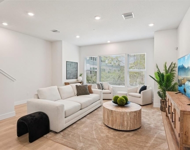 3129 4th Terrace N - Photo Thumbnail 7
