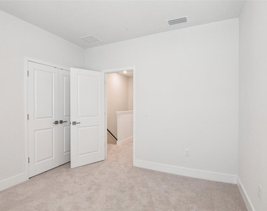 3129 4th Terrace N - Photo Thumbnail 21