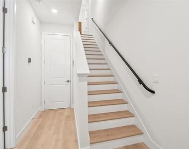 3129 4th Terrace N - Photo Thumbnail 3