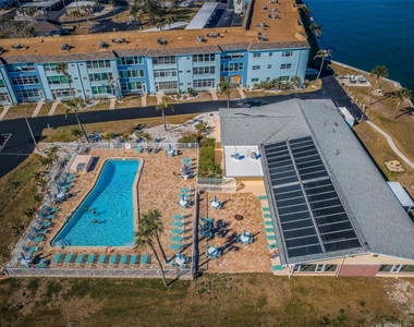 2 Causeway Boulevard - Photo Thumbnail 28
