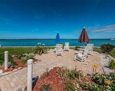 2 Causeway Boulevard - Photo Thumbnail 27