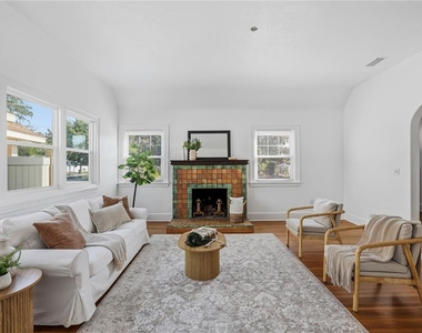 918 45th Street N - Photo Thumbnail 7