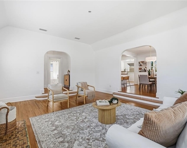 918 45th Street N - Photo Thumbnail 8