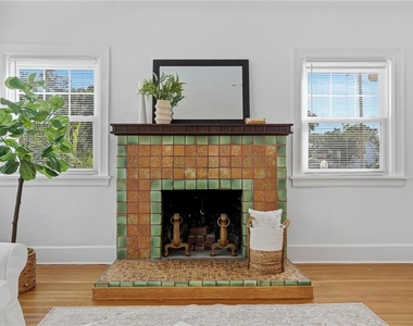 918 45th Street N - Photo Thumbnail 9