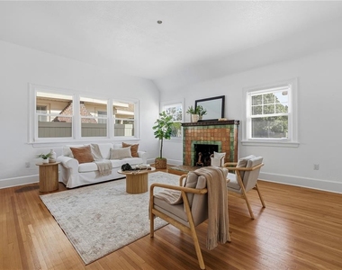 918 45th Street N - Photo Thumbnail 1