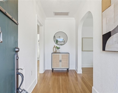 918 45th Street N - Photo Thumbnail 6