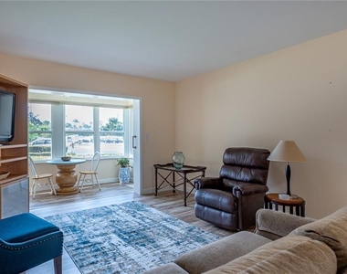 5020 Brittany Drive S - Photo Thumbnail 4