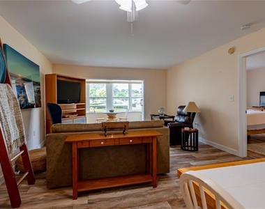 5020 Brittany Drive S - Photo Thumbnail 5