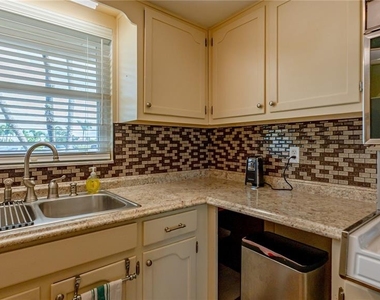 5020 Brittany Drive S - Photo Thumbnail 15