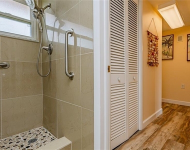 5020 Brittany Drive S - Photo Thumbnail 21