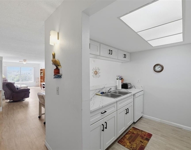 12760 Indian Rocks Road - Photo Thumbnail 5