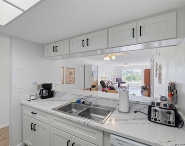 12760 Indian Rocks Road - Photo Thumbnail 6