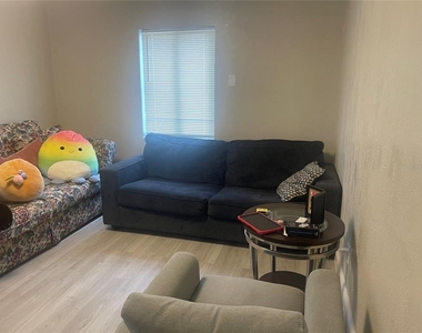 3114 58th Avenue N - Photo Thumbnail 9
