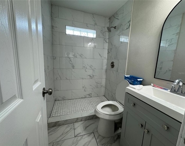 3114 58th Avenue N - Photo Thumbnail 4