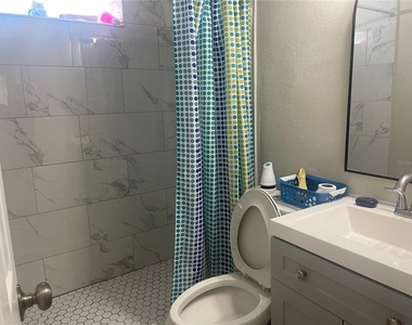 3114 58th Avenue N - Photo Thumbnail 6