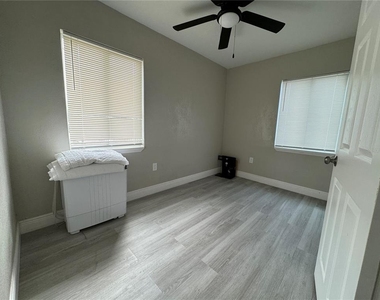 3114 58th Avenue N - Photo Thumbnail 13