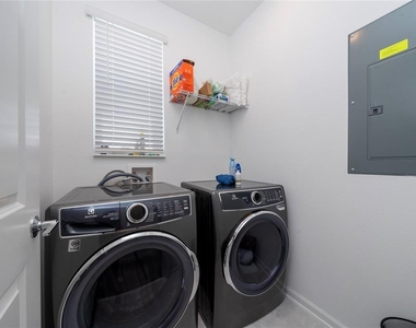 4132 Jespersen Street - Photo Thumbnail 24