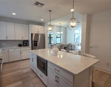 2511 N Grady Avenue - Photo Thumbnail 8