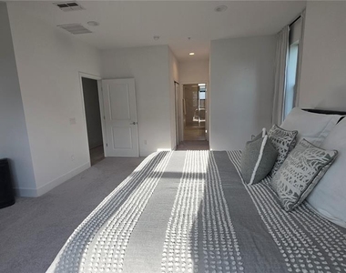 2511 N Grady Avenue - Photo Thumbnail 18