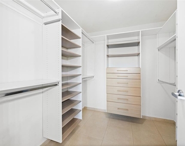 303 Villamil - Photo Thumbnail 8