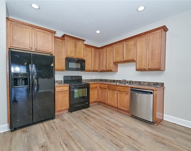 23903 Sardinia Drive - Photo Thumbnail 7
