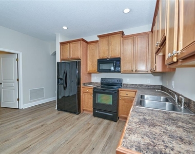 23903 Sardinia Drive - Photo Thumbnail 8