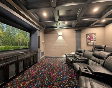 143 Southern Pecan Circle - Photo Thumbnail 19