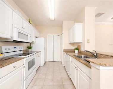 143 Southern Pecan Circle - Photo Thumbnail 4