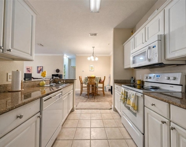 143 Southern Pecan Circle - Photo Thumbnail 5