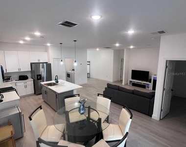 1597 Kerman Street - Photo Thumbnail 12