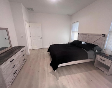 1597 Kerman Street - Photo Thumbnail 24