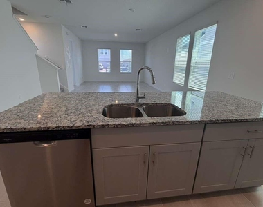 4632 Homestead Trail - Photo Thumbnail 2