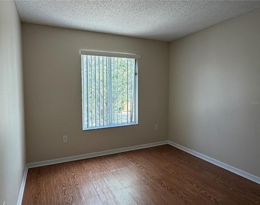 758 Burlwood Street - Photo Thumbnail 11