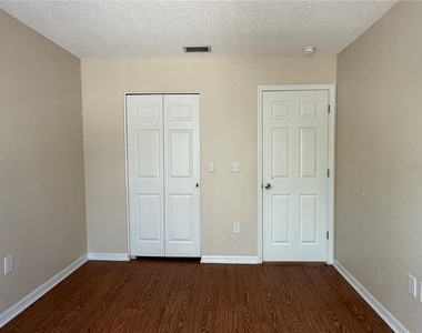 758 Burlwood Street - Photo Thumbnail 12