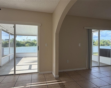 758 Burlwood Street - Photo Thumbnail 22