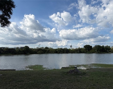 758 Burlwood Street - Photo Thumbnail 25