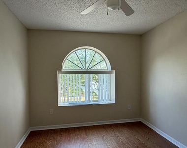 758 Burlwood Street - Photo Thumbnail 13