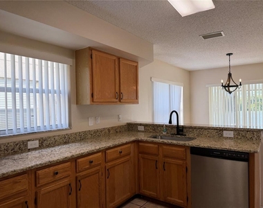 758 Burlwood Street - Photo Thumbnail 5