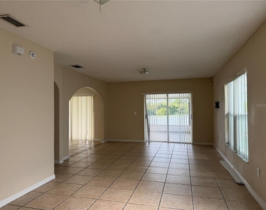 758 Burlwood Street - Photo Thumbnail 2