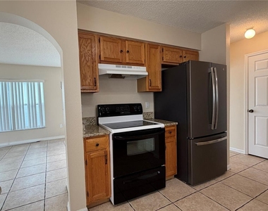 758 Burlwood Street - Photo Thumbnail 6