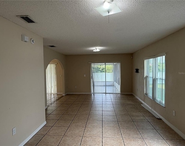 758 Burlwood Street - Photo Thumbnail 10