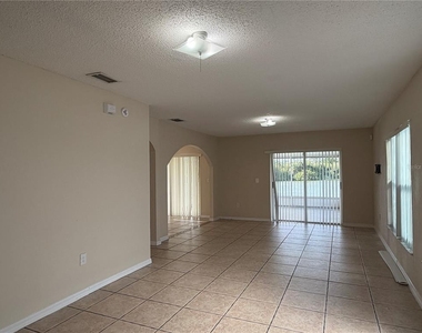 758 Burlwood Street - Photo Thumbnail 8
