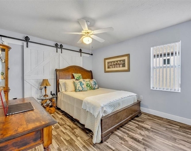 11768 W Riverhaven Drive - Photo Thumbnail 28