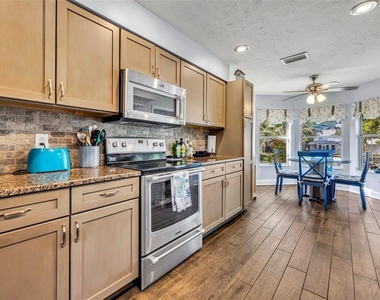 11768 W Riverhaven Drive - Photo Thumbnail 14