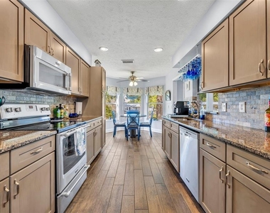 11768 W Riverhaven Drive - Photo Thumbnail 13