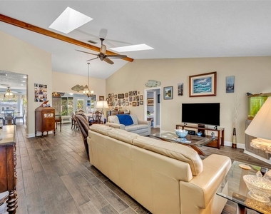 11768 W Riverhaven Drive - Photo Thumbnail 6