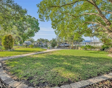 11768 W Riverhaven Drive - Photo Thumbnail 33