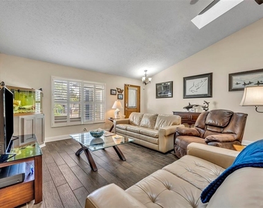 11768 W Riverhaven Drive - Photo Thumbnail 9