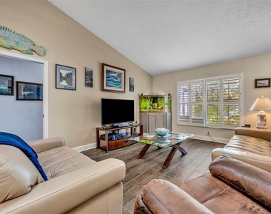 11768 W Riverhaven Drive - Photo Thumbnail 8